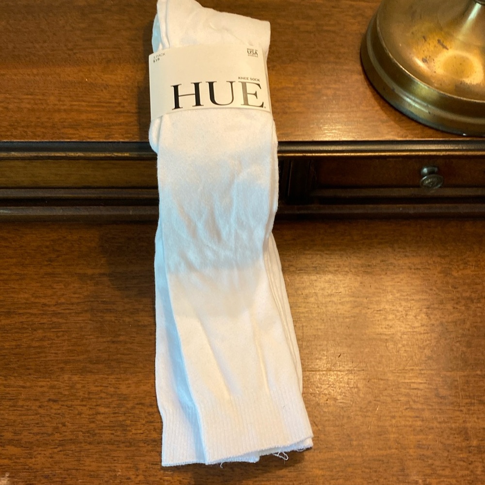 HUE white knee sock 3 pack